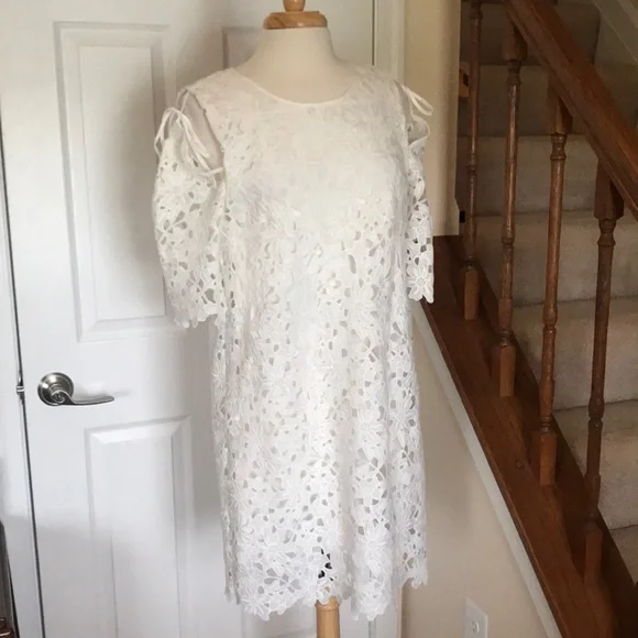 shop white lace dress Elegant Short White Knee-length Lace Homecoming Dresses with Sleeves –  Ballbella